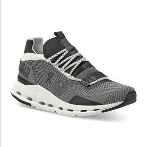 Out of Stock On Clouds Cloudnova in Black & White. Womens size 8. Like new!!